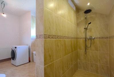 Casă cu 5 camere cu Teren 372 Mp în Central