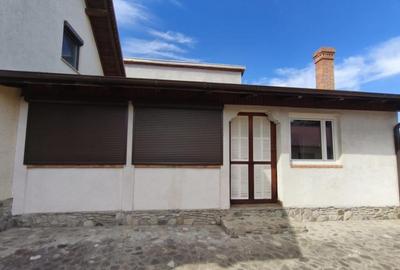 Casa 5 camere, zona ultracentrala, 1500mp teren, Radauti - 12