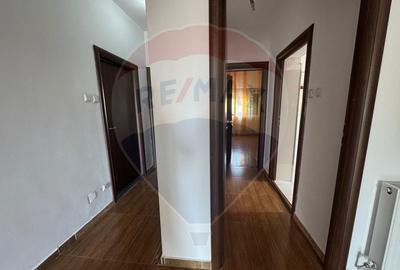 Casa / Vila cu 6 camere de vanzare - 31