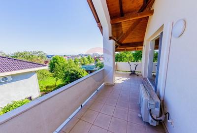 Casa eleganta in zona exclusivista, cu priveliste de vis - 18