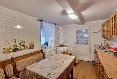 Casă cu 4 camere cu Teren 797 Mp în Mehala - 2