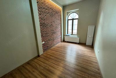 Spațiu comercial, de 55 mp, în P-ța Unirii - 6