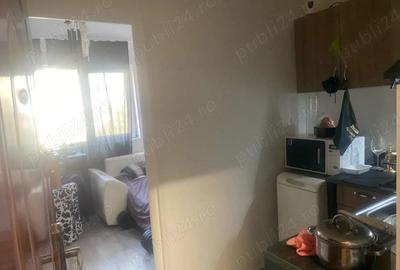 Garsonieră decomandată în UMT - 4