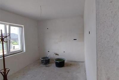 RECO Case insiruite cu trei camere in Sanmartin - 4