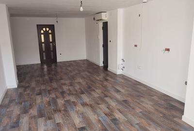 Apartament cu 3 camere semidecomandat în Central - 1