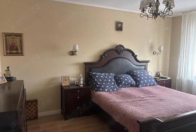 Casă cu 8 camere cu Teren 1000 Mp în Grădiștea - 9