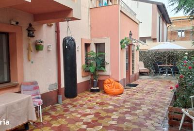 Casă cu 5 camere cu Teren 260 Mp în Central - 10