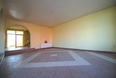 Casa cu o arhitectura deosebita si teren generos in zona Mehala - 4