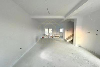 Casă cu 4 camere cu Teren 350 Mp în Moșnița Nouă