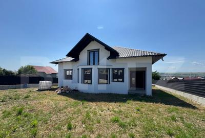 Case de vanzare , 130 mp construiti , 500 mp teren , zona r - 2