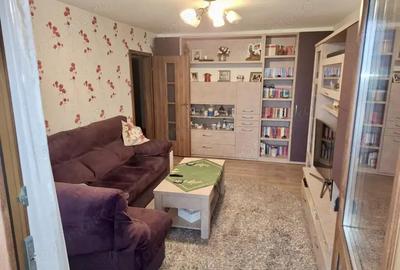APARTAMENT 3 CAMERE| DECOMANDAT | Tractorul - 2 locuri de parcare | etajul 3.