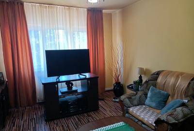 Apartament cu 3 camere decomandat în Dacia
