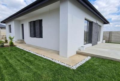 Casă cu 4 camere în Olteni - 10