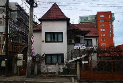 Casă cu 4 camere în Central - 4