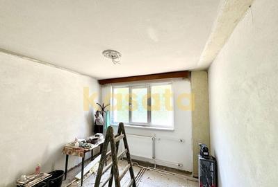 Apartament cu 2 camere semidecomandat în 1 Mai