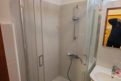 Casă individuală cu 2 camere cu Canalizare în Centrul Istoric - 8