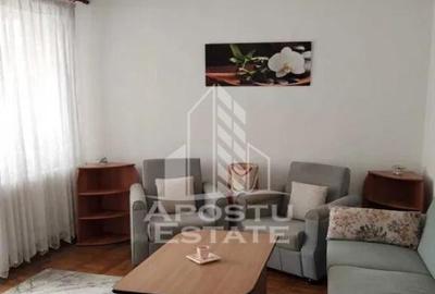 Apartament cu 3 camere, decomandat, etaj intermediar,Spit...