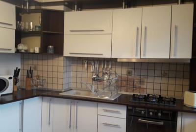 ULTRACENTRAL - 2cam, 1A, dec, et2. bl.dupa'90 - 102000 euro - 18