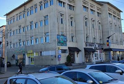 Spațiu comercial, de 1,800 mp, în Târgu Neamț - 1