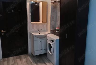 Garsonieră decomandată în Tractorul