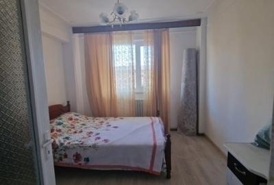 Apartament cu 3 camere decomandat în Centru Civic