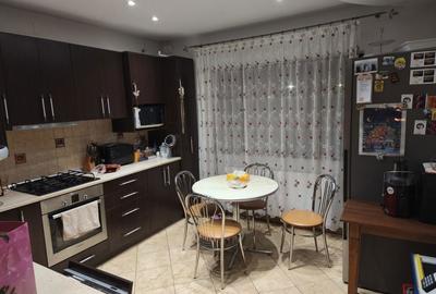 Casă cu 4 camere în Central - 4