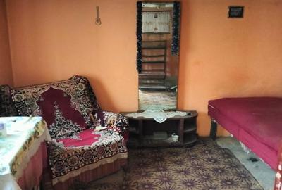 Casă cu 4 camere cu Teren 1400 Mp în Sud - 11