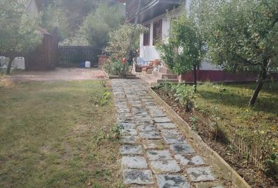 Casă cu 4 camere cu Teren 408 Mp în Soveja - 1