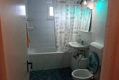 Apartament cu 2 camere semidecomandat în Girocului