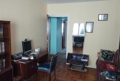 3 camere decomandate centru - 15