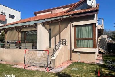 Casă cu 6 camere cu Teren 572 Mp în Central