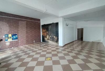 Spatiu comercial cu vitrina , 70mp, Zona Doja - 1