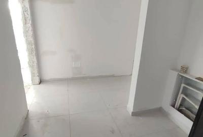 Apartament cu 3 camere decomandat în Titan