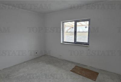 Casă cu 3 camere în Domnești