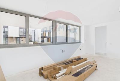 Casă cu 4 camere cu Piscina în Tunari - 25