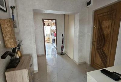 Apartament 3 camere modificat in 2 camere cartier E3 - 5