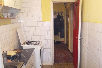 Proprietar,Apartament trei camere de vanzare - 1