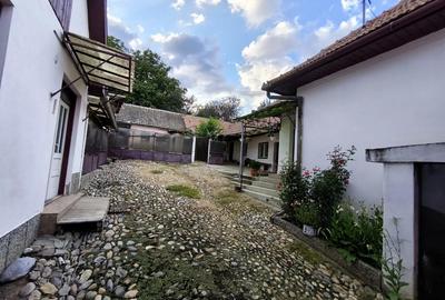 Casă cu 6 camere cu Teren 1846 Mp în Răhău - 1