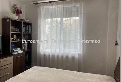 De inchiriat vila P+1E zona Kamsas - 1