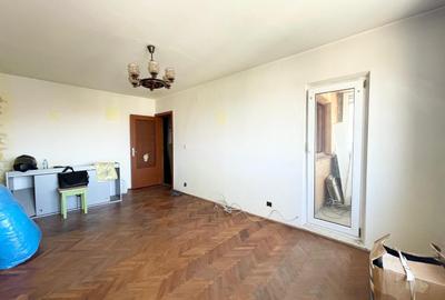 Apartament cu 3 camere decomandat în Complex Studențesc - 1