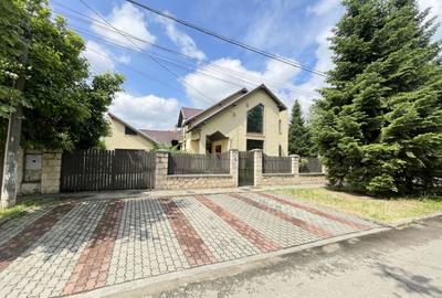 Casă individuală cu 6 camere cu Canalizare în Circumvalațiunii - 1