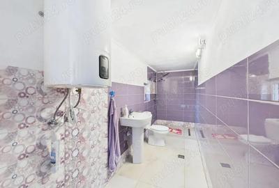 Casă cu 3 camere cu Teren 1438 Mp în Turnu - 1