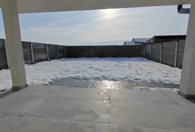 Casă cu 7 camere în Moșnița Veche