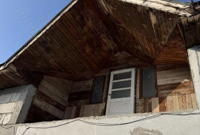 Casă cu 2 camere cu Teren 3700 Mp în Gămănești - 1