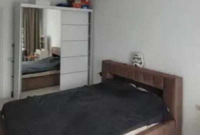 Apartament cu 3 camere decomandat în Tractorul - 2