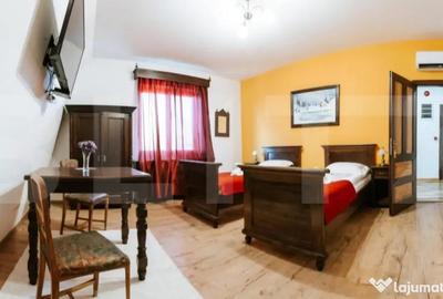 Casă cu 7 camere cu Teren 3000 Mp în Central - 12