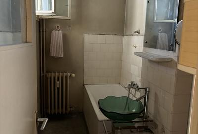 Apartament semidecomandat în Pajura