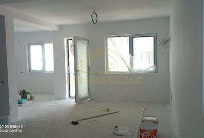 Duplex cu 7 camere cu Canalizare în Central - 5