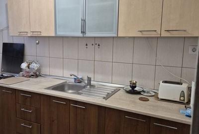 3 camere decomandat Giurgiului /10 min metrou Eroii Revolutiei - 5