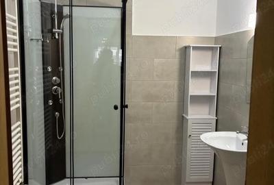 Apartament cu 3 camere decomandat în Iris
